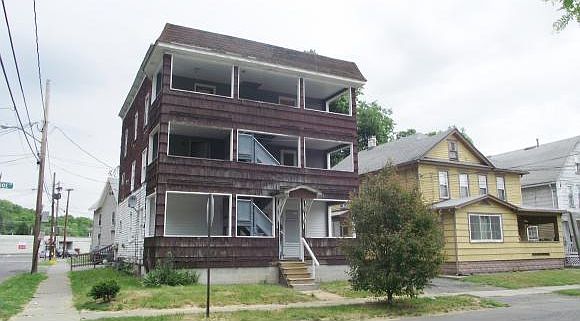 2nd image of 701 Monroe St