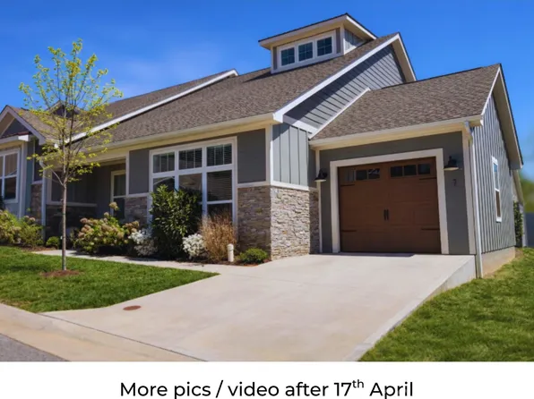 7 Heartleaf Cir, Arden, NC 28704