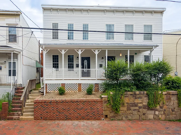 1306 W Clay St — Photo 2