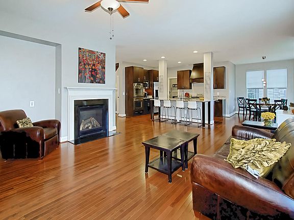 5th image of 42295 Winter Haven Dr
