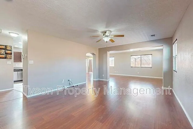 4 bed, 3.0 bath, 2794 sqft, $2,395 — Photo 4