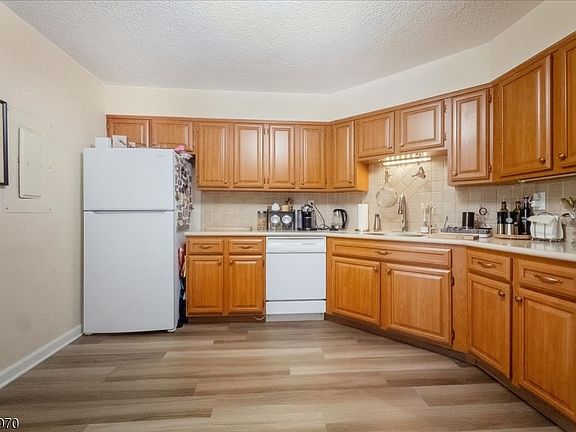 4th image of 730 Harmon Cove Tower