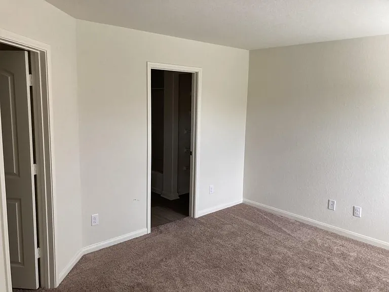 8418 Hannah — Photo 14