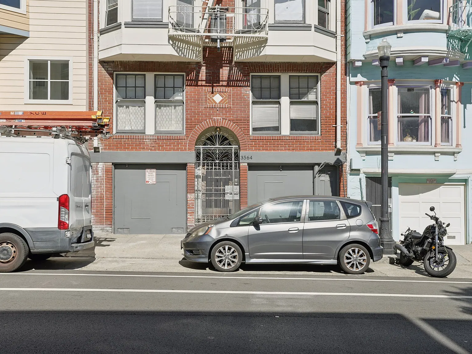 1 bed, 700 sqft, $3,999 — Photo 2