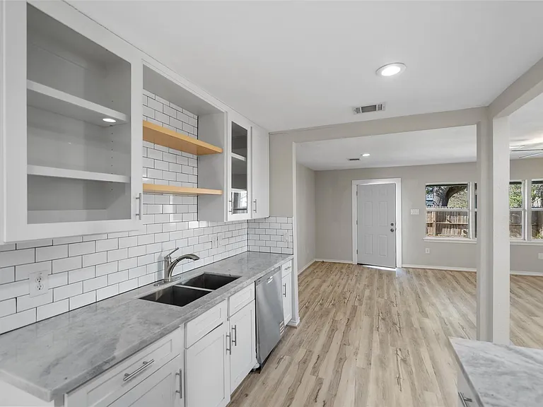 7019 Sur Ct — Photo 11