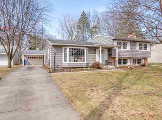 212 Sinclair St, Midland, MI 48640