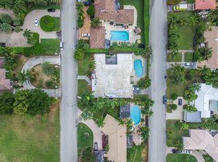 1042 S Southlake Dr, Hollywood, FL 33019