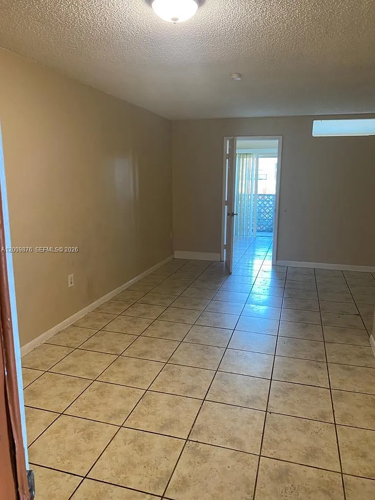 Sunset Hills I Condominiu — Photo 4