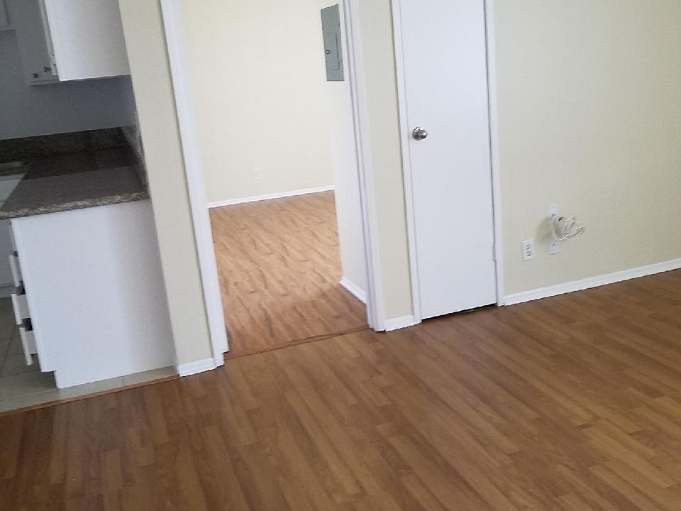 2nd image of 5346 Loma Linda Ave APT 303
