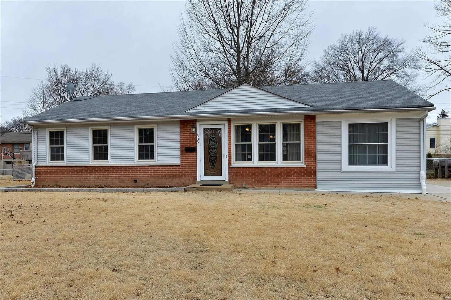 539 Eastwood Dr photo 1