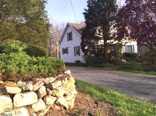 263 Bloomsbury Rd, Asbury, NJ 08802