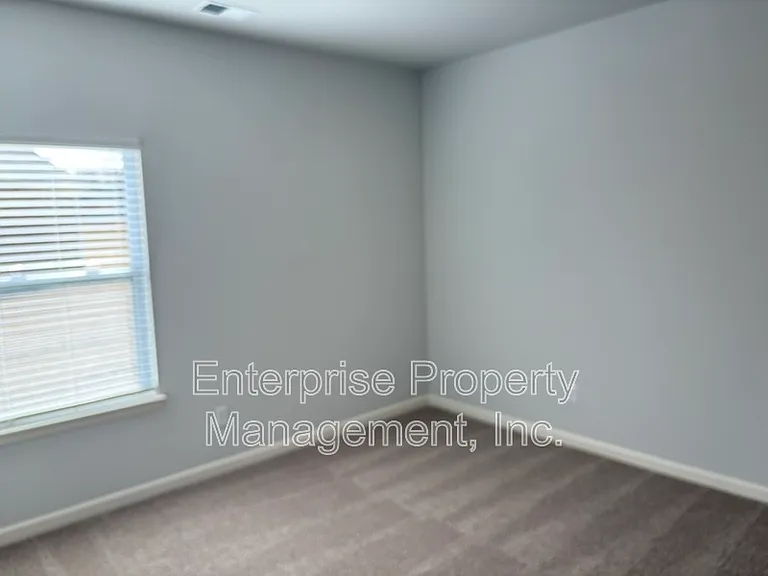 85 Burr Oak Cv — Photo 9