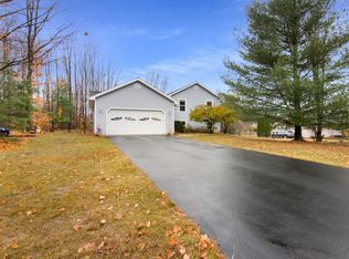 6684 Windtree Ln, Lake Ann, MI 49650