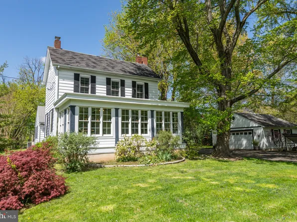 821 Dolington Rd, Newtown, PA 18940