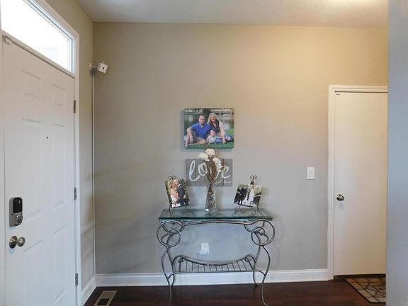 2nd image of 301 Ravensdale Pl