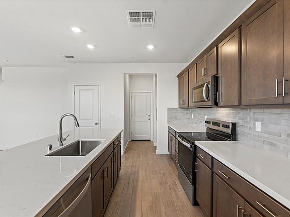 SAC_Asheville-At-East-Village_3528_Kitchen_E_5300-Allentown-Wy