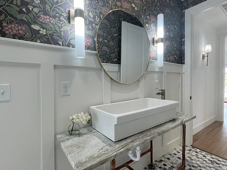 1402 N Main St — Photo 19