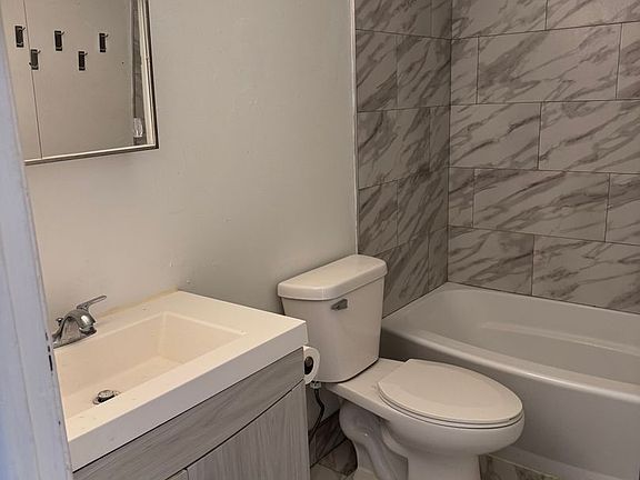 5th image of 1040 Fairfield Ave #104018