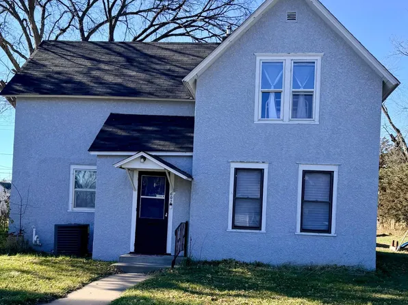 607 4th St NE, Little Falls, MN 56345