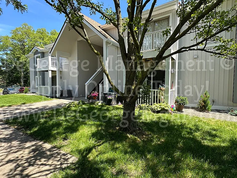 Pine Ridge Apartments — Photo 7