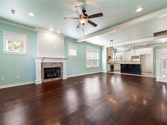 4th image of 610 S 59th Ct