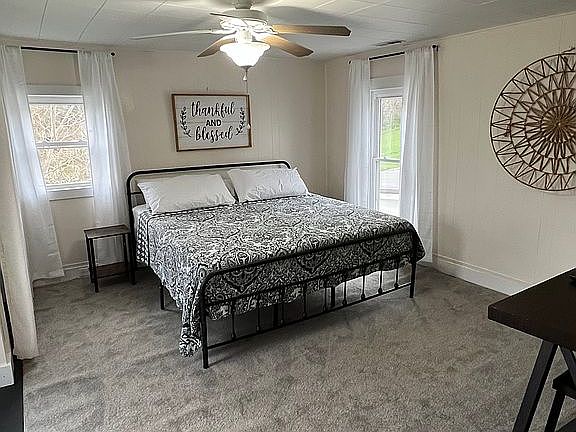 upstairs king bedroom