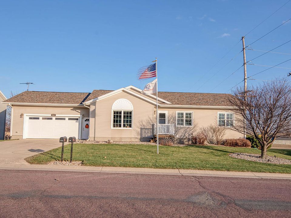 1st image of 2802 Chaplin Dr