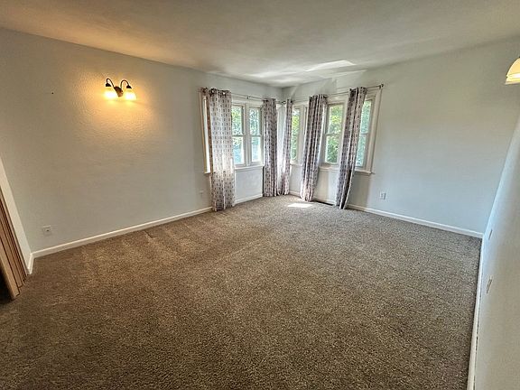 5th image of 2455 Cascade Ave
