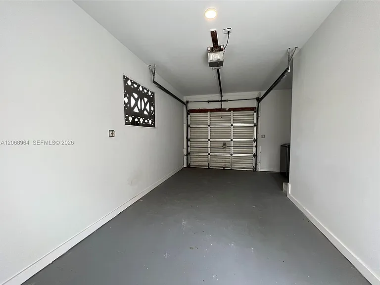 850 NE 127th St — Photo 34