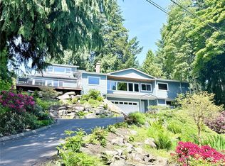 10930 Fernie Wynd Rd, North Saanich, BC V8L 5H8