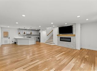 5657 W 50th St, Roeland Park, KS 66202