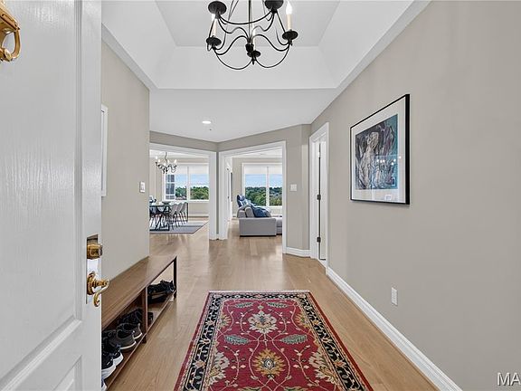 4th image of 750 S Hanley Rd APT 62