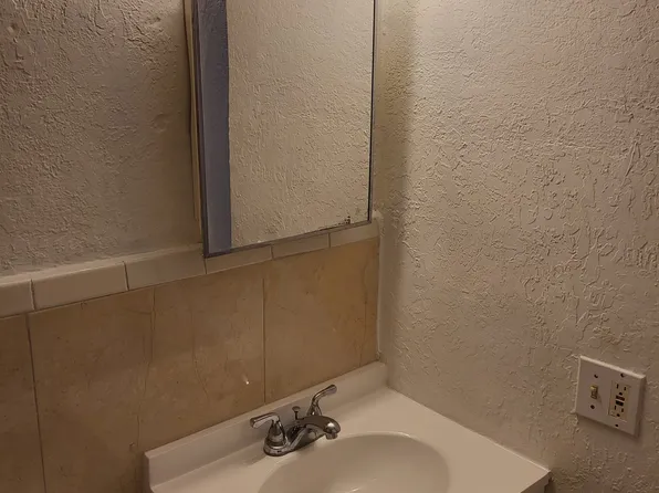 1 2400nw #22COURTAPTO-6, Miami, FL 33142