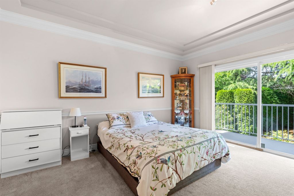 13749 21st Ave, Surrey, BC - More