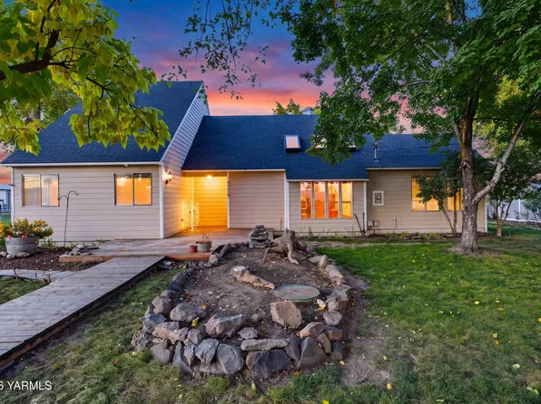 3805 W Birchfield Rd, Yakima, WA 98901