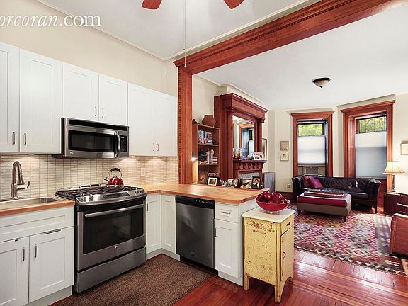 3rd image of 205 Park Pl APT 16