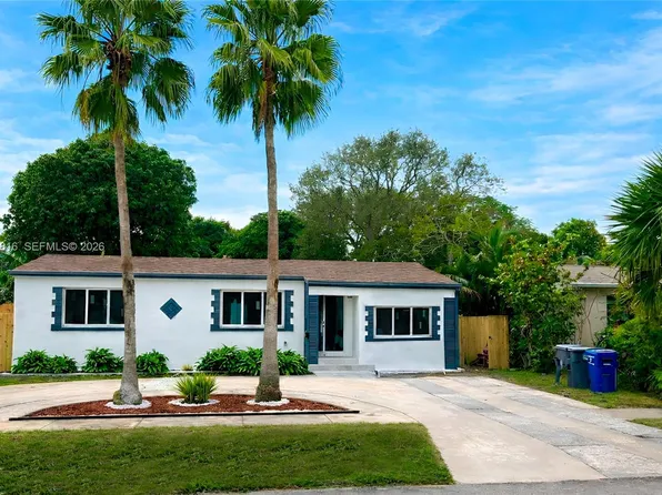 136 Evergreen Dr, Lake Park, FL 33403