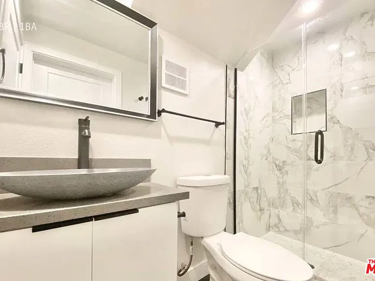 1726 Menlo Ave #3/4 — Photo 10