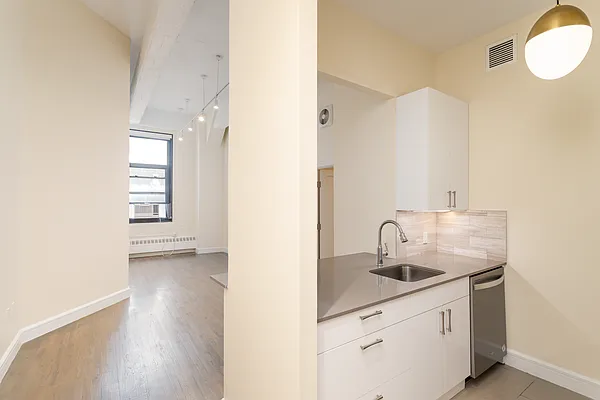 Rented by REAL New York | media 11