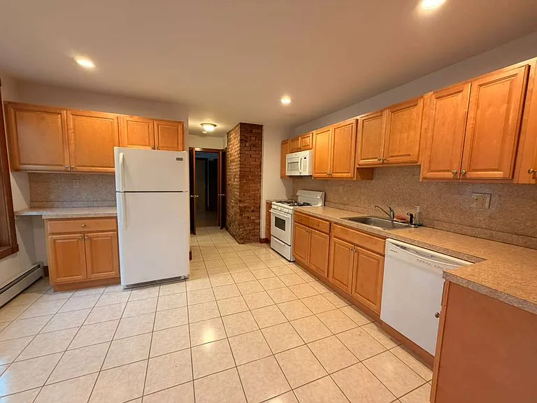 118 Bishop St #C — Photo 1