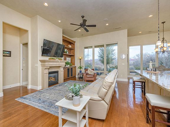 2nd image of 221 N Emeraud Dr #33