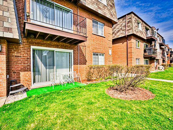 2nd image of 9378 Bay Colony Dr APT 1N