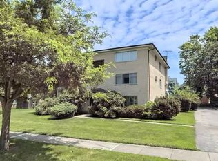 295 7th St #3B, Wheeling, IL 60090