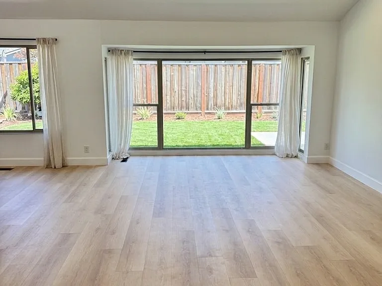 9887 Broadmoor Dr — Photo 14