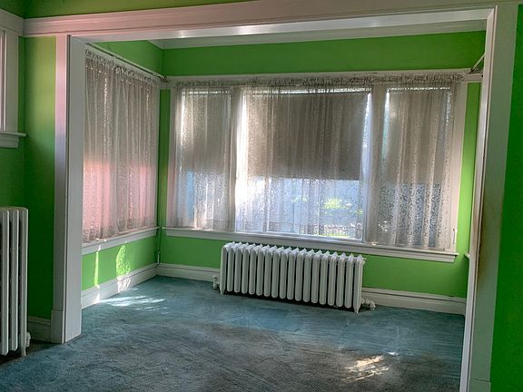 4th image of 4740 W Parker Ave