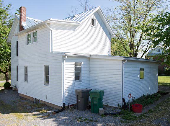5th image of 168 Holly Hill St
