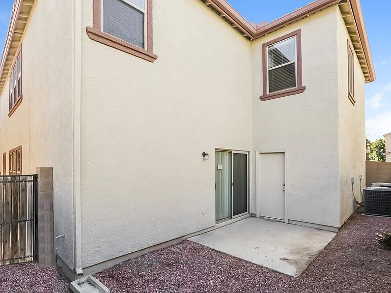 11242 W Garfield St — Photo 17