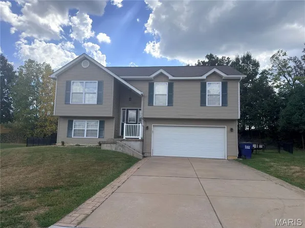 381 Gardenia Dr, Troy, MO 63379