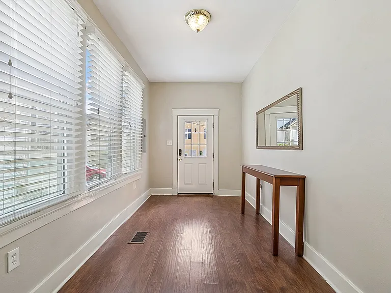 2822 General Pershing St — Photo 2