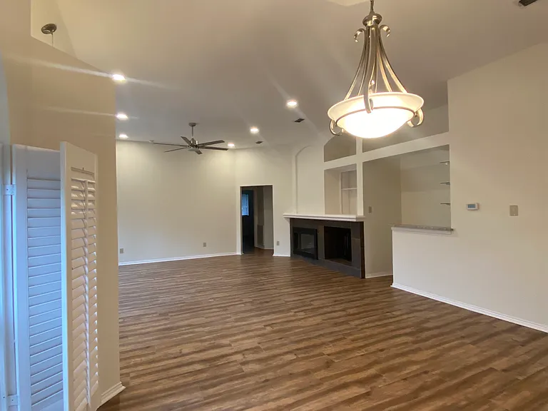 4644 Booth Dr — Photo 5